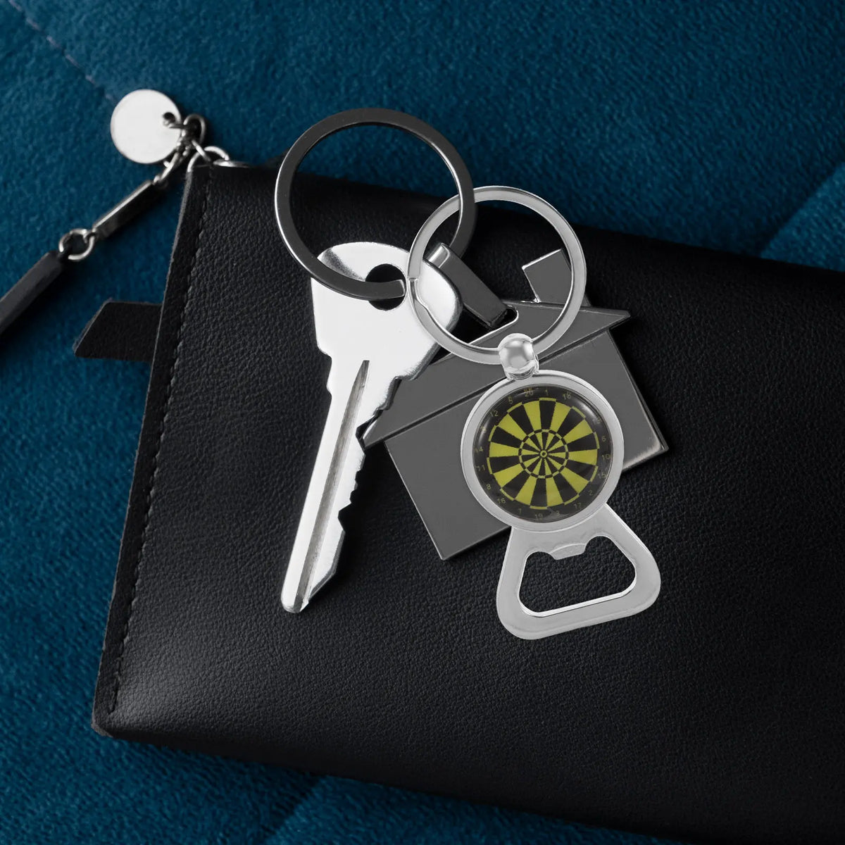 2Pcs Dartboard Bottle Opener Keychain Creative Sturdy Metal Portable Pocket Size Sports Theme Key Ring Backpack Charm for Men