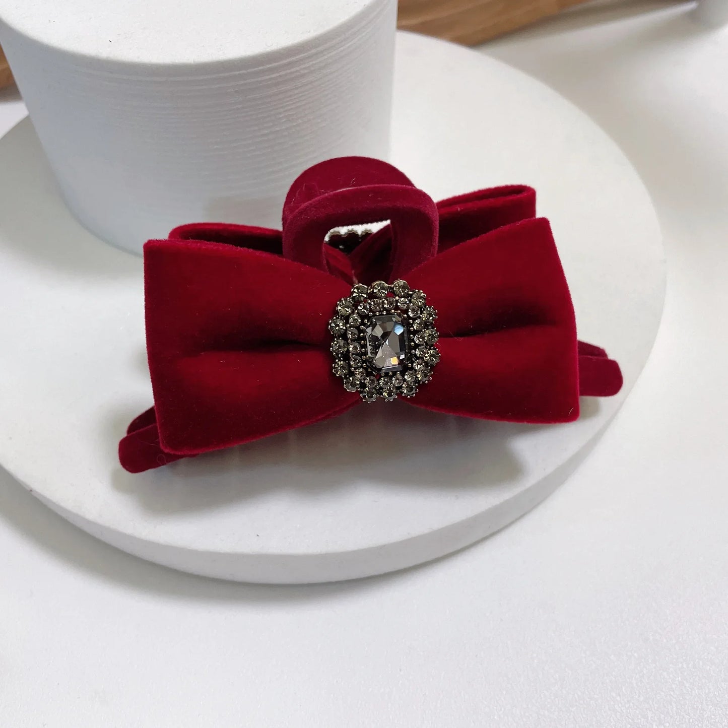 Red Velvet Bow Hair Claw Pearl Rhinestone Tassel Hair Clips for Women Temperament Headpiece Bride Wedding Party Hair Accessories