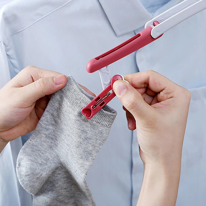 1 Pcs Colorful Travel Hangers Portable Foldable Clothes Hangers Travel Accessories Foldable Baby Clothes Drying Rack