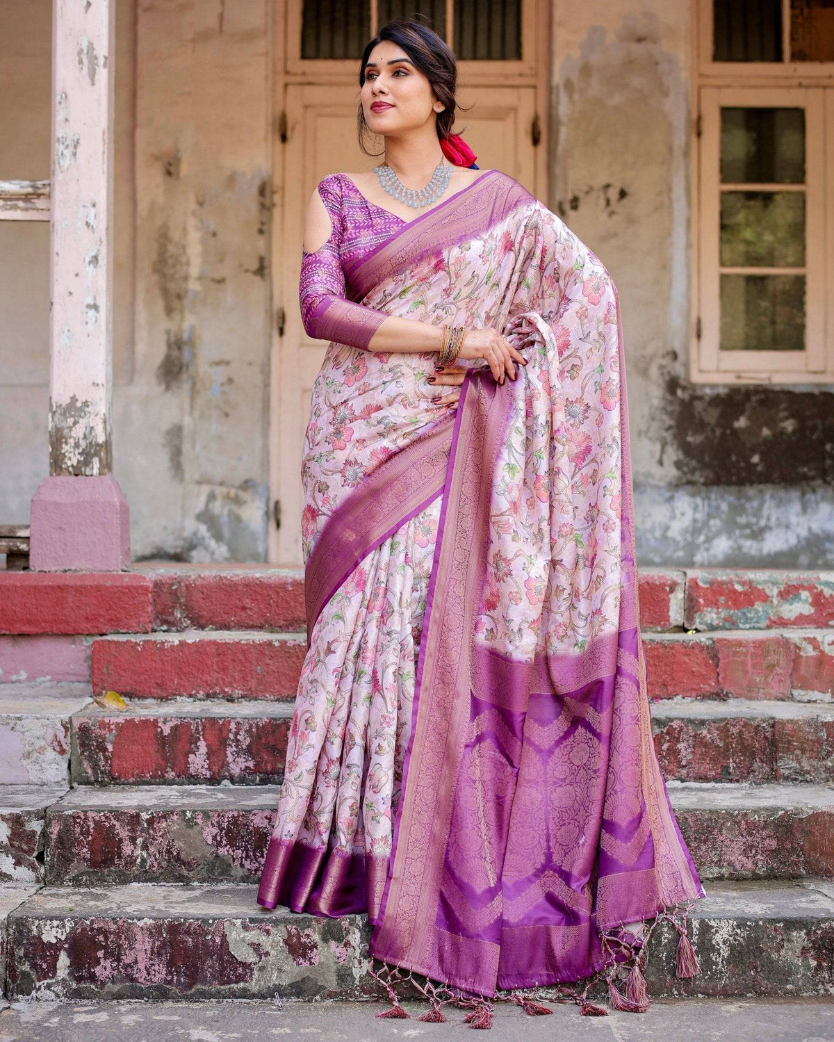 Graceful Lavender Banarasi Silk Saree with Floral Design and Zari