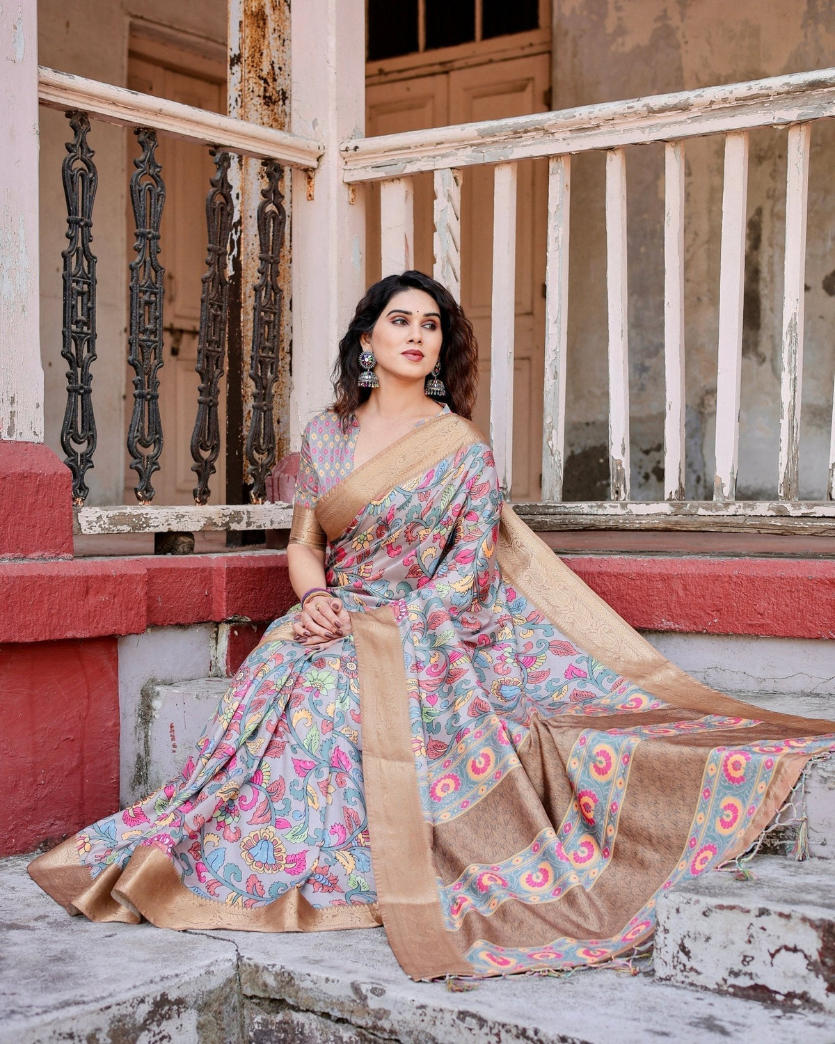 Exquisite Gray Floral Digital Print Saree with Golden Border and