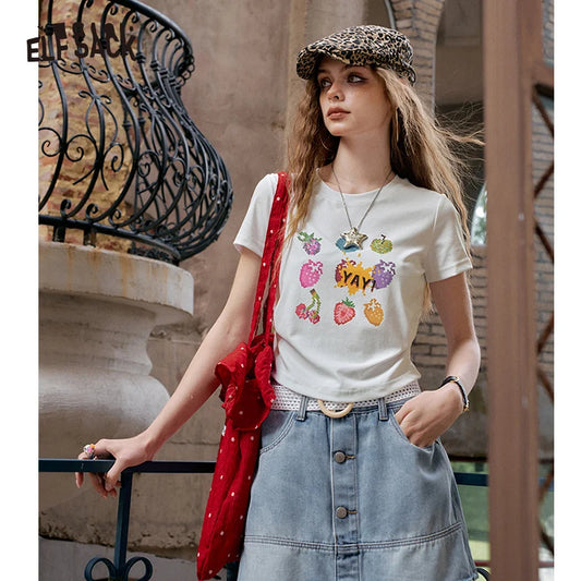 ELFSACK 2025 Summer New Arrivals White Fruit Print Pleated Short Sleeve Chic T-Shirt For Women