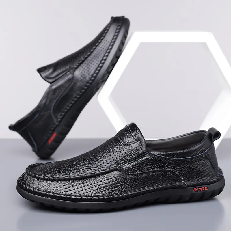 2025 Summer New Hallow Breathable Loafers for Men Fashion Casual Solid Color Driving Shoes Male Retro Light Leather Shoes Man