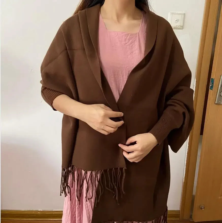 New Colors Black Women Outstreet Loose Knitwear Capes Solid Autumn Winter Knitted Batwing Sleeves Long Poncho Female Tassel Coat