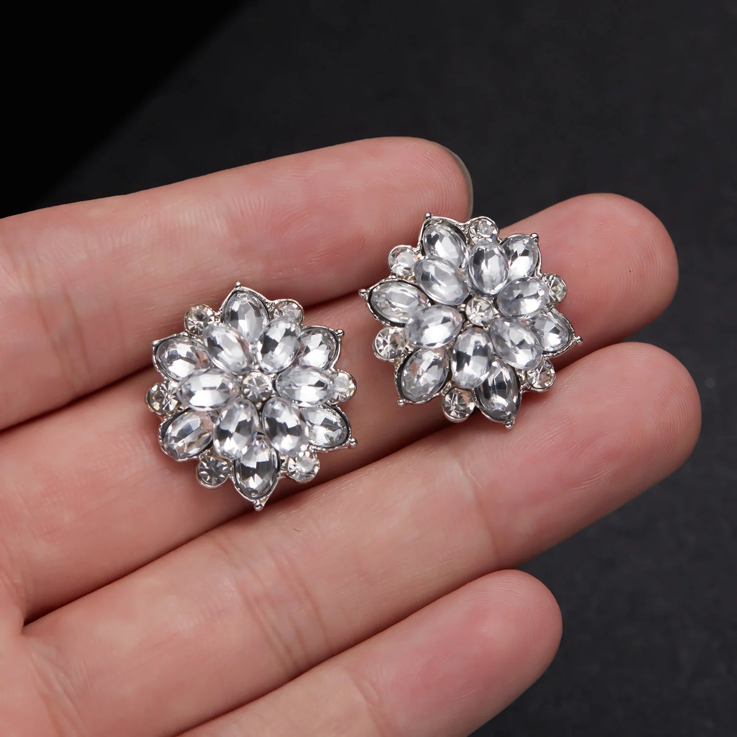 Exquisite Zircon Christmas Snowflake Stud Earrings for Women Shiny Rhinestone Crystal Flowers Earring Christmas New Year Gifts