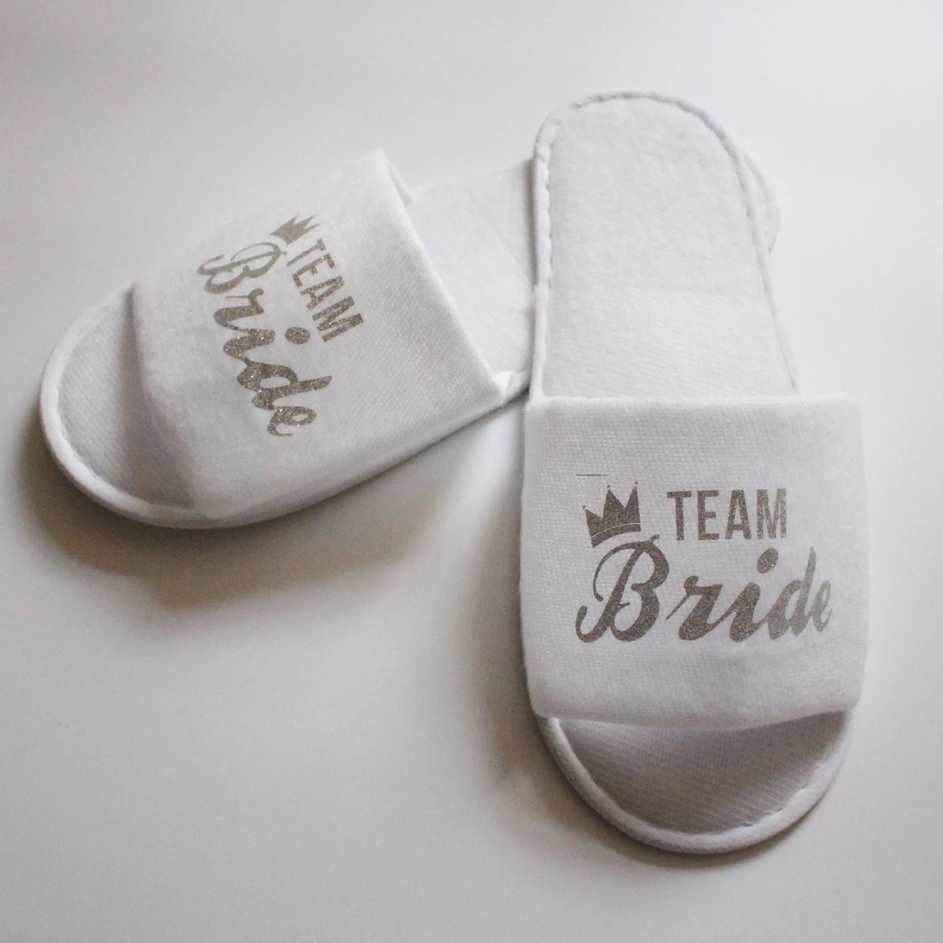 20 Pairs Bride & Bridesmaid, Wedding Party Guests Home Slip on Shoes Bridal Party Slippers Open-toe with Golden, Red and Black