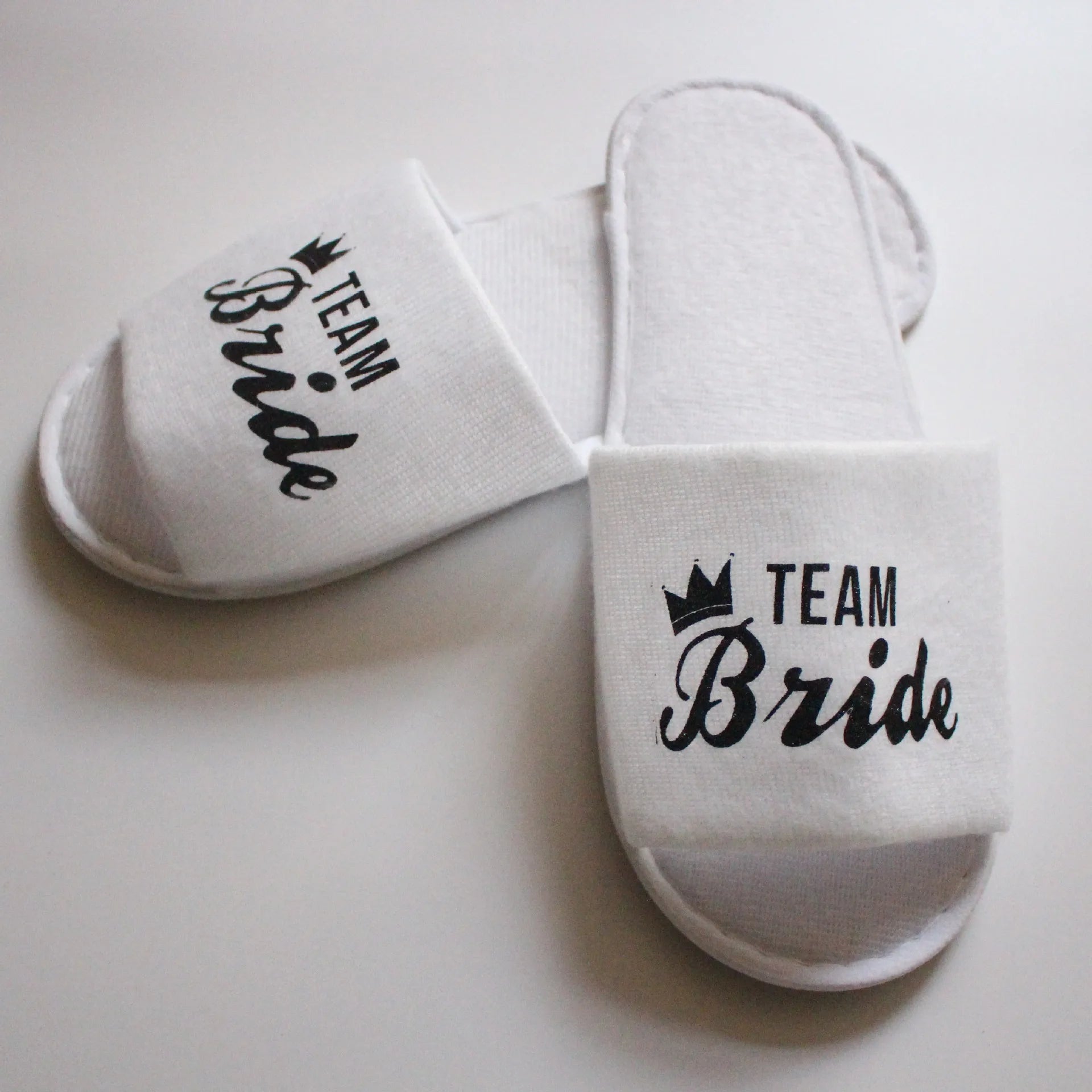 20 Pairs Bride & Bridesmaid, Wedding Party Guests Home Slip on Shoes Bridal Party Slippers Open-toe with Golden, Red and Black