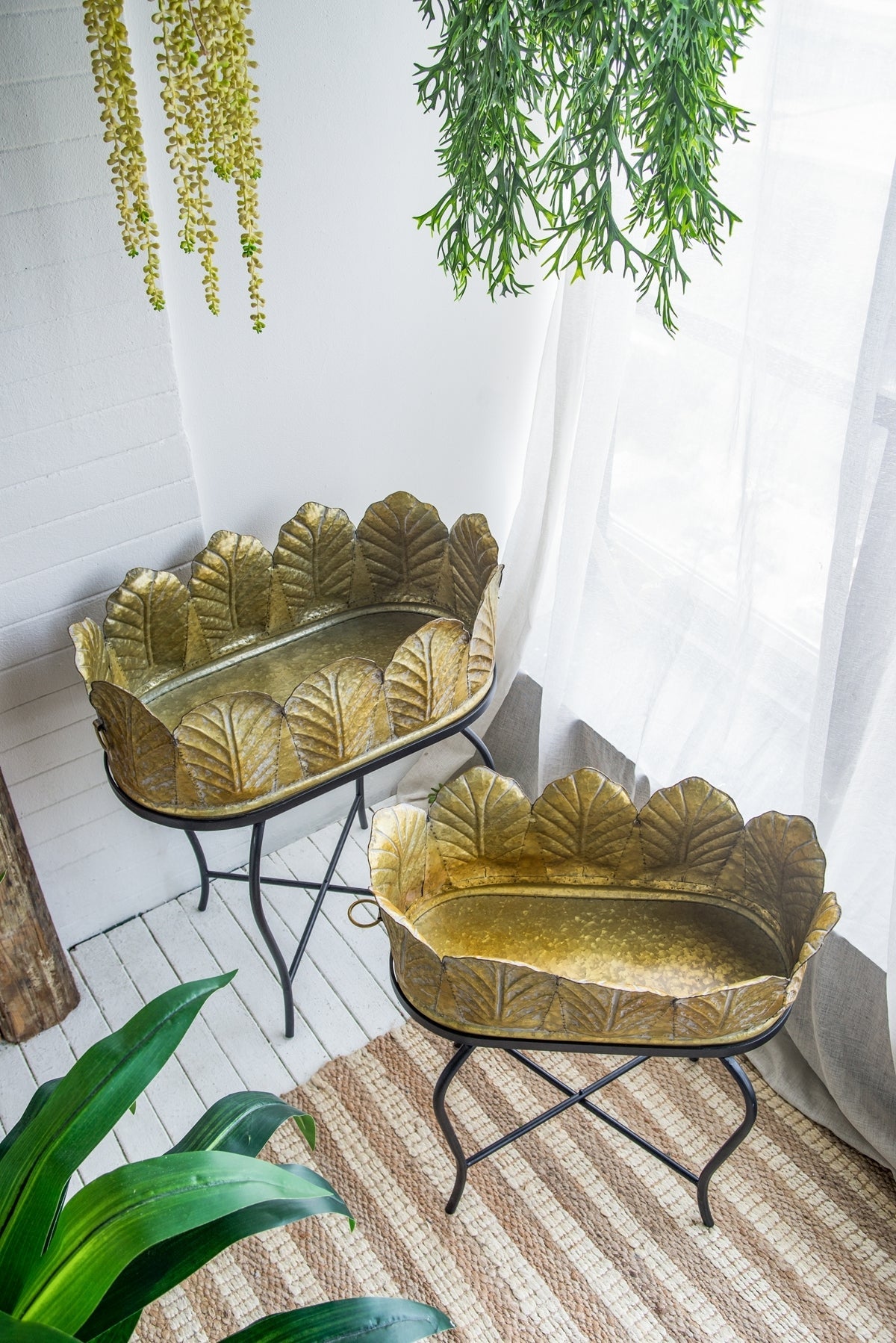 Set of 2 Metal Planters with Iron Leg Stands in Graduated Sizes