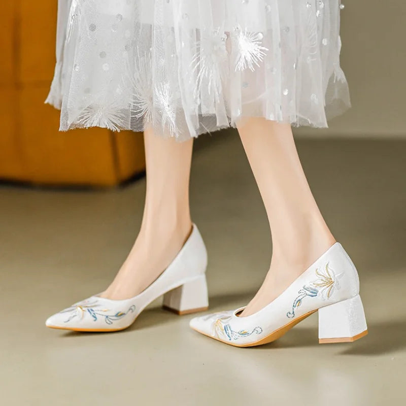 Spring Red Wedding Shoes Embroidered Shoes XiuHe Natural Chinese Bride Shoes High Heel Documentary Code Wedding High-heeled Shoe