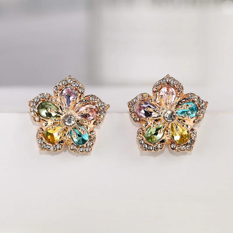Exquisite Zircon Christmas Snowflake Stud Earrings for Women Shiny Rhinestone Crystal Flowers Earring Christmas New Year Gifts