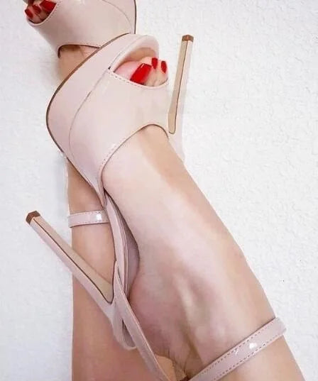 Sexy Black Nude Patent Leather High Heels Platform Ankle Strap Cut-out Wedding Sandals Woman Bride Peep Toe Banquet Party Shoes