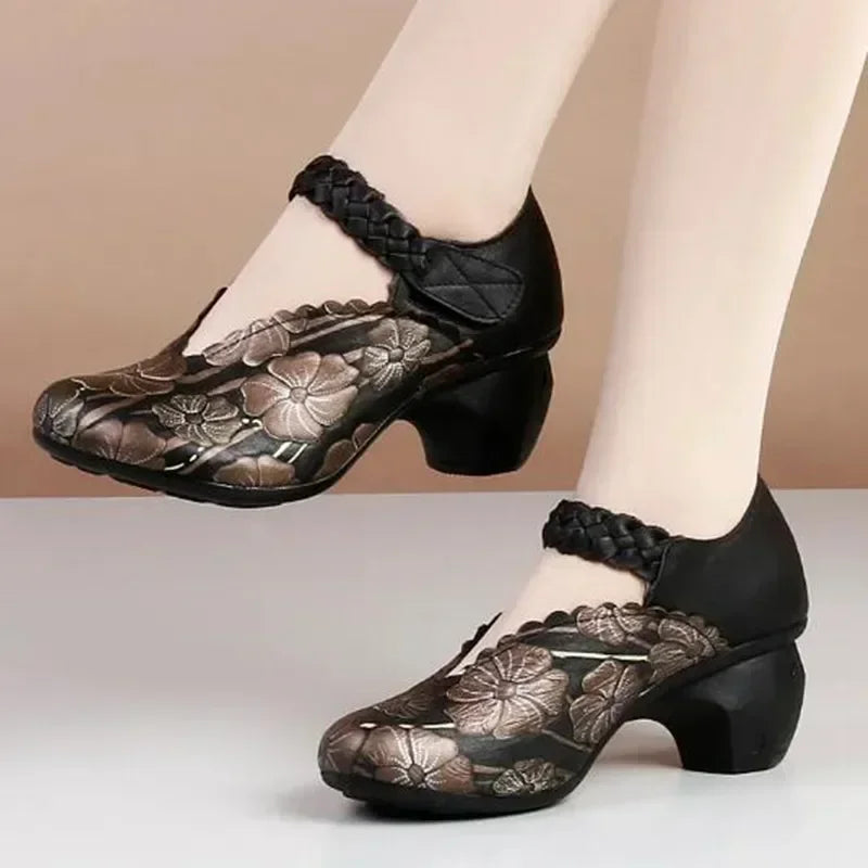 Hot Promotion 2025 New Spring Autumn Printing Red Wedding Black Banquet Shoes Fashion Elegance Women High Heel Retro Sneakers