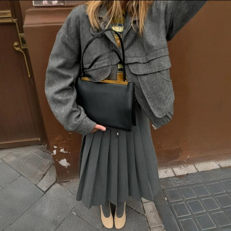 TARUXY Fashion Zipper Pocket Jacket Women Lapel Solid Vintage Casual Buttons Long Sleeve Loose Coat 2025 Autumn Female Outwears