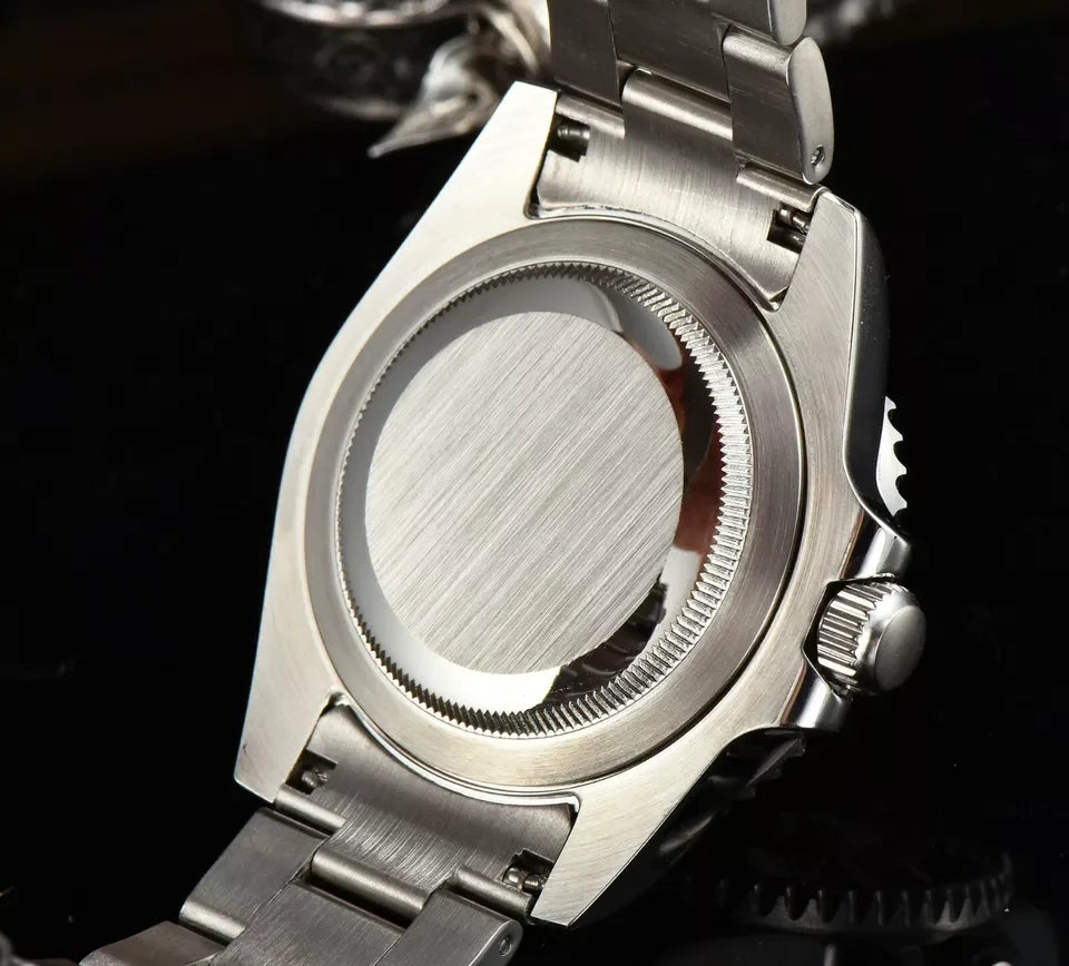 Custom 40mm Green Diver Men Watch 200m Waterproof Sapphire Crystal Glass Green Lume Dial C3 Lume Hands NH35A Automatic Watches