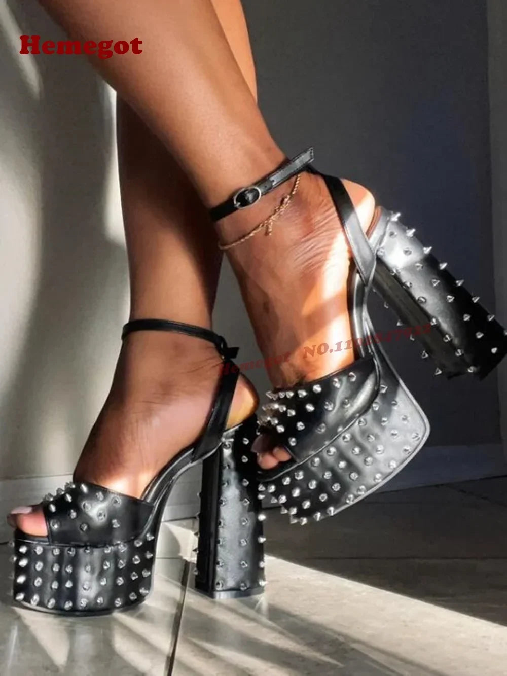 Studded Platform Slingback Sandals 2025 New Arrival Peep Toe Buckled Chunky Heels Women's Sandals Black Rivet Elegant Shoes Sexy