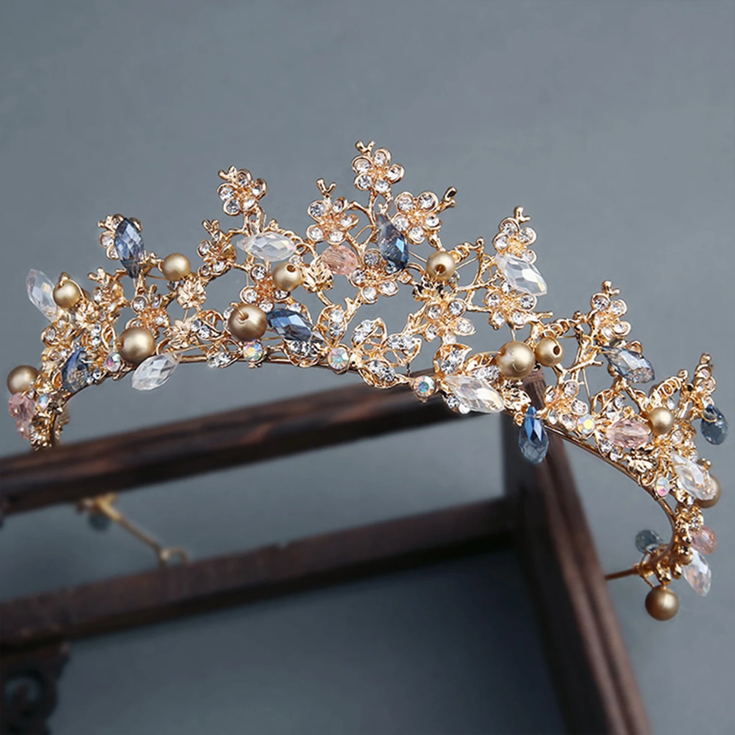 Handmade Bride Wedding Tiaras and Crowns Gold Color Alloy Flower Designs Baroque Headbands Shiny Rhinestone Designs Hair Jewelry