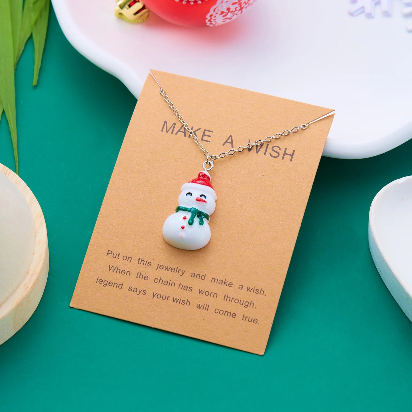 New Trendy Christmas Necklace for Women Girls Resin Cartoon Santa Claus Snowman Xmas Tree Pendant Clavicle Choker Party Gifts