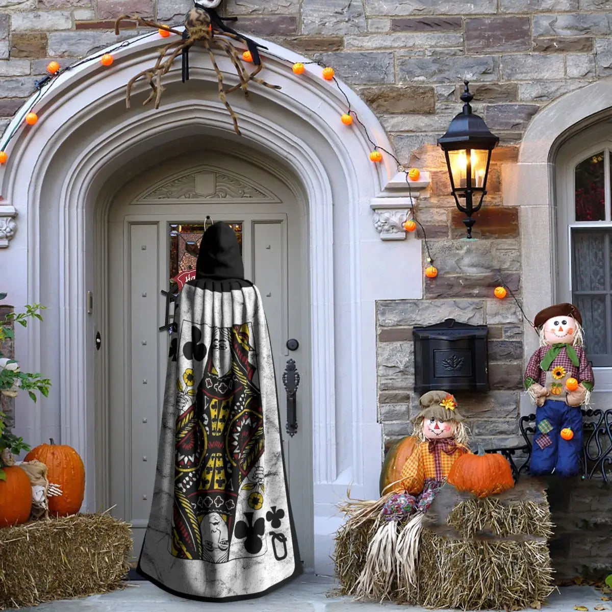 Playing Cards Queen Clubs distressed Design Long Hooded Cloak Witch Medieval Costume Cosplay Cape HalloweenVampire Adult Unisex