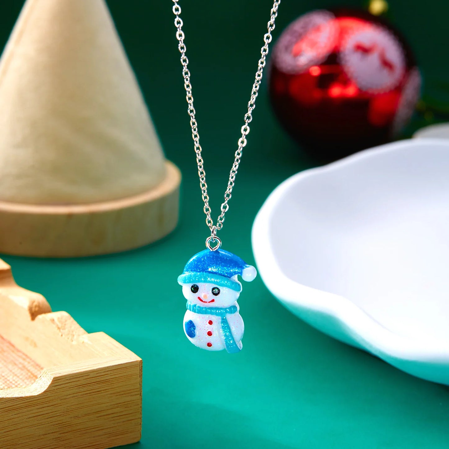 New Trendy Christmas Necklace for Women Girls Resin Cartoon Santa Claus Snowman Xmas Tree Pendant Clavicle Choker Party Gifts