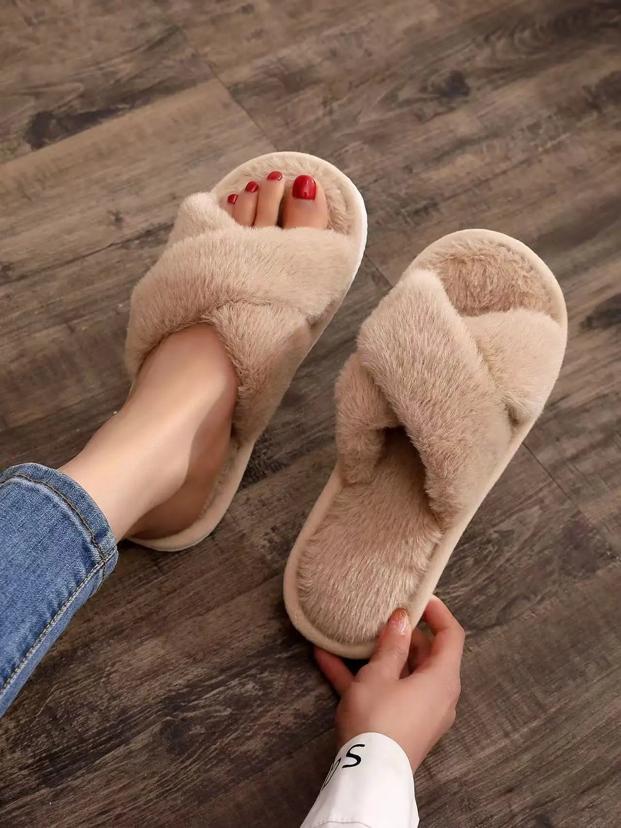 Personalized Bridesmaid Fluffy Slippers, Custom Bride Slippers, Bridal Slippers, Bridal Party Gifts Wedding Gift for Her