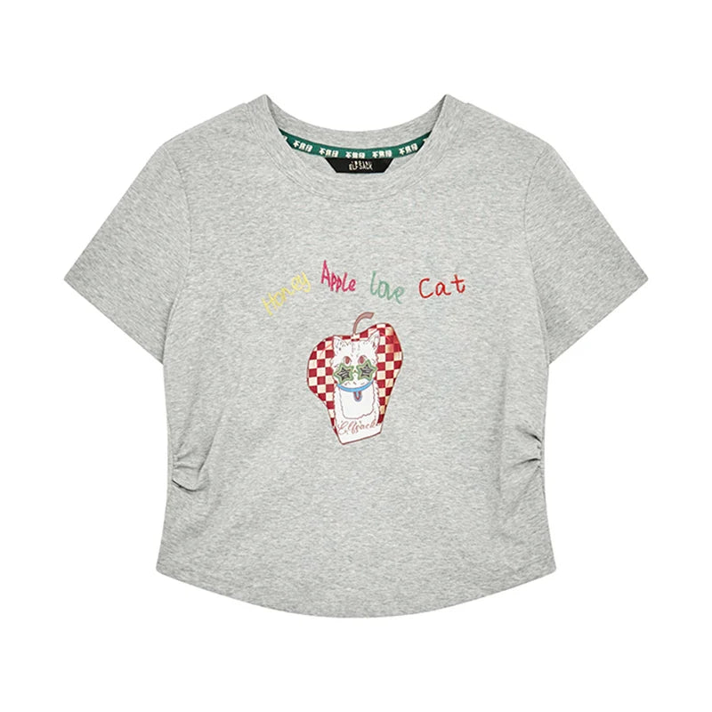 ELFSACK 2025 Summer New Arrivals White Fruit Print Pleated Short Sleeve Chic T-Shirt For Women