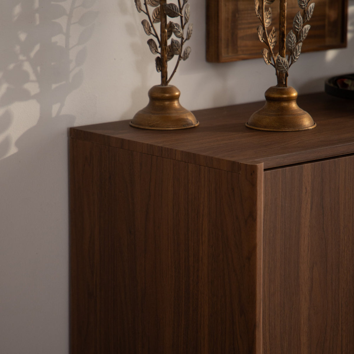 Sideboard Cabinet with Two Doors and an Adjustable Shelf in Walnut