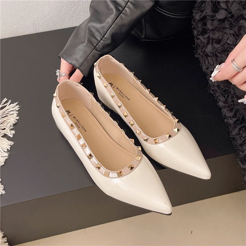 Women's Shoes 2025 Soft Sole New Rivet Single Shoes French Nude Commuter Light Mouth Temperament Pointed Patent Leather