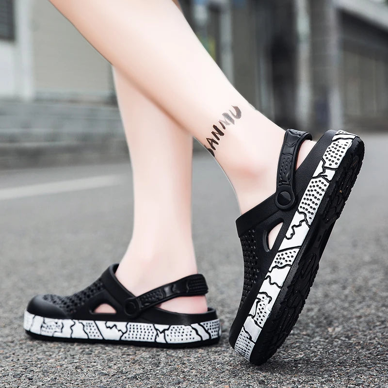 Grey Clogs Shoes Man Slides Plus Size 41-46 Comfortable Eva Garden Sandals For Man New Summer Beach Shoes Men chaussure hommes