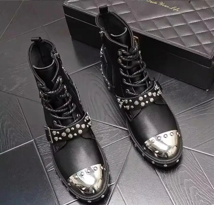Punk Style Metal Toe Rivets Studs Buckle Strap Chelsea Boots Men Black Leather Motorcycle Boots Shoes Man Zapatos Hombre