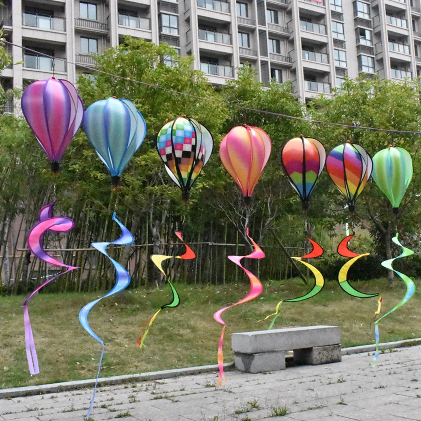 Rainbow Hot Air Balloon Wind Spinner Rotating Sequin Windmill Outdoor Hanging Rainbow Color Attractions Standard