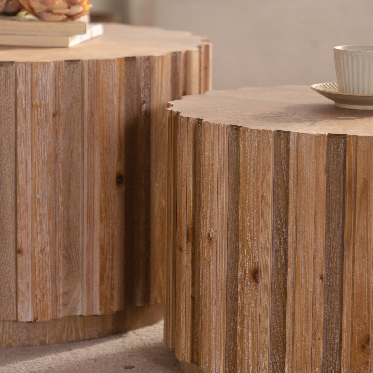 Round Nesting Coffee Tables Set of 2 with Vertical Slatted Wood-Look