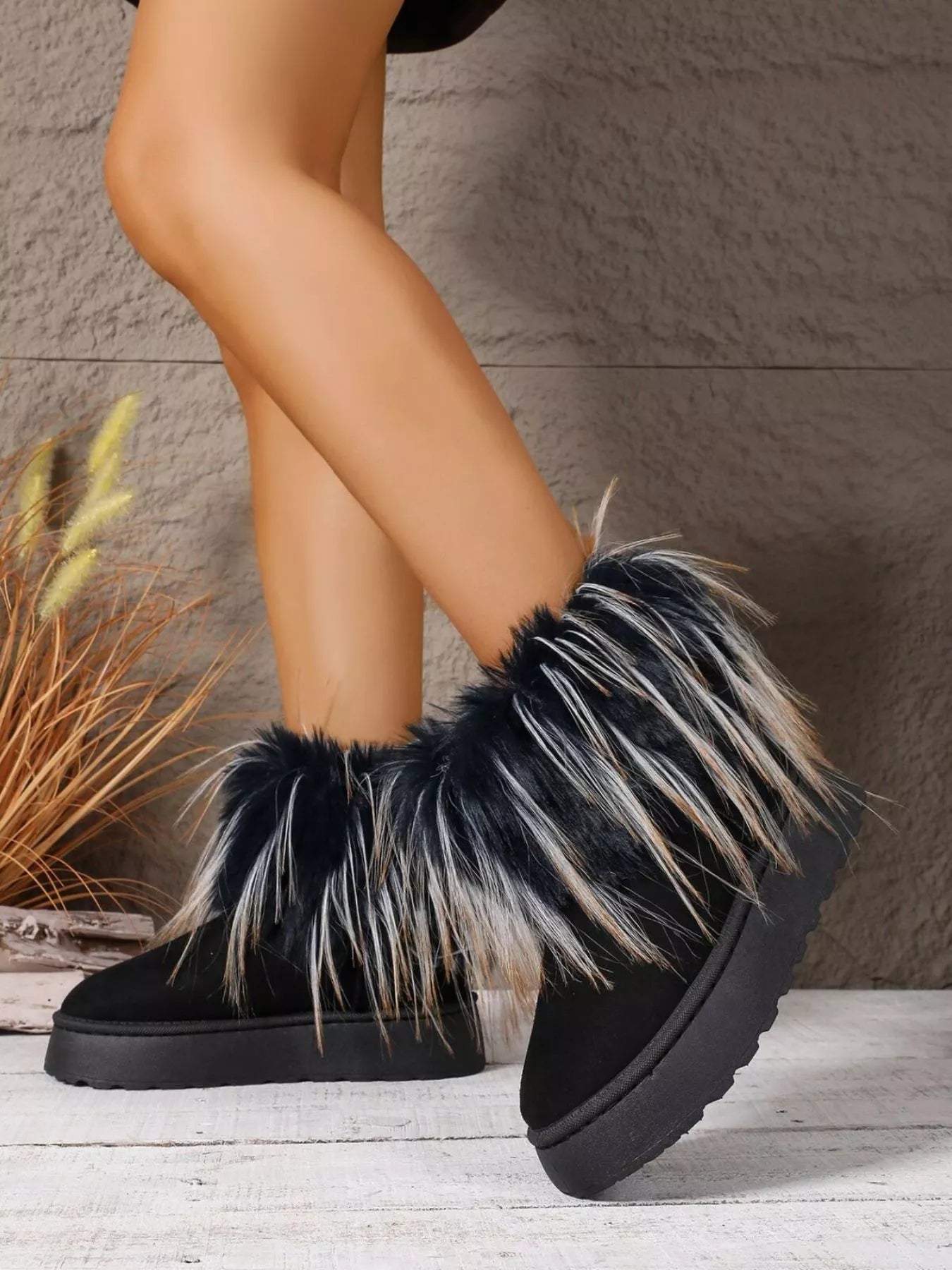 Stylish Round Toe : Platform Boots