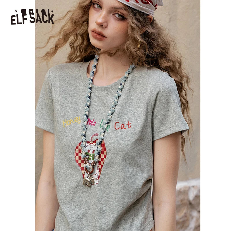 ELFSACK 2025 Summer New Arrivals White Fruit Print Pleated Short Sleeve Chic T-Shirt For Women