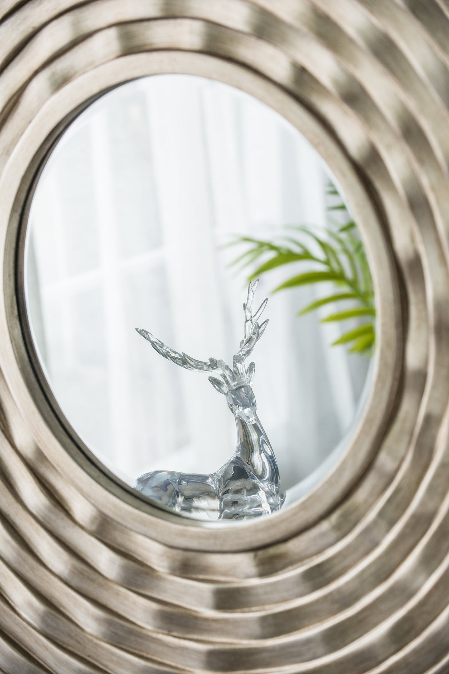 Round Sculpted Silver Wall Mirror with Beveled Glass, 31.3 in