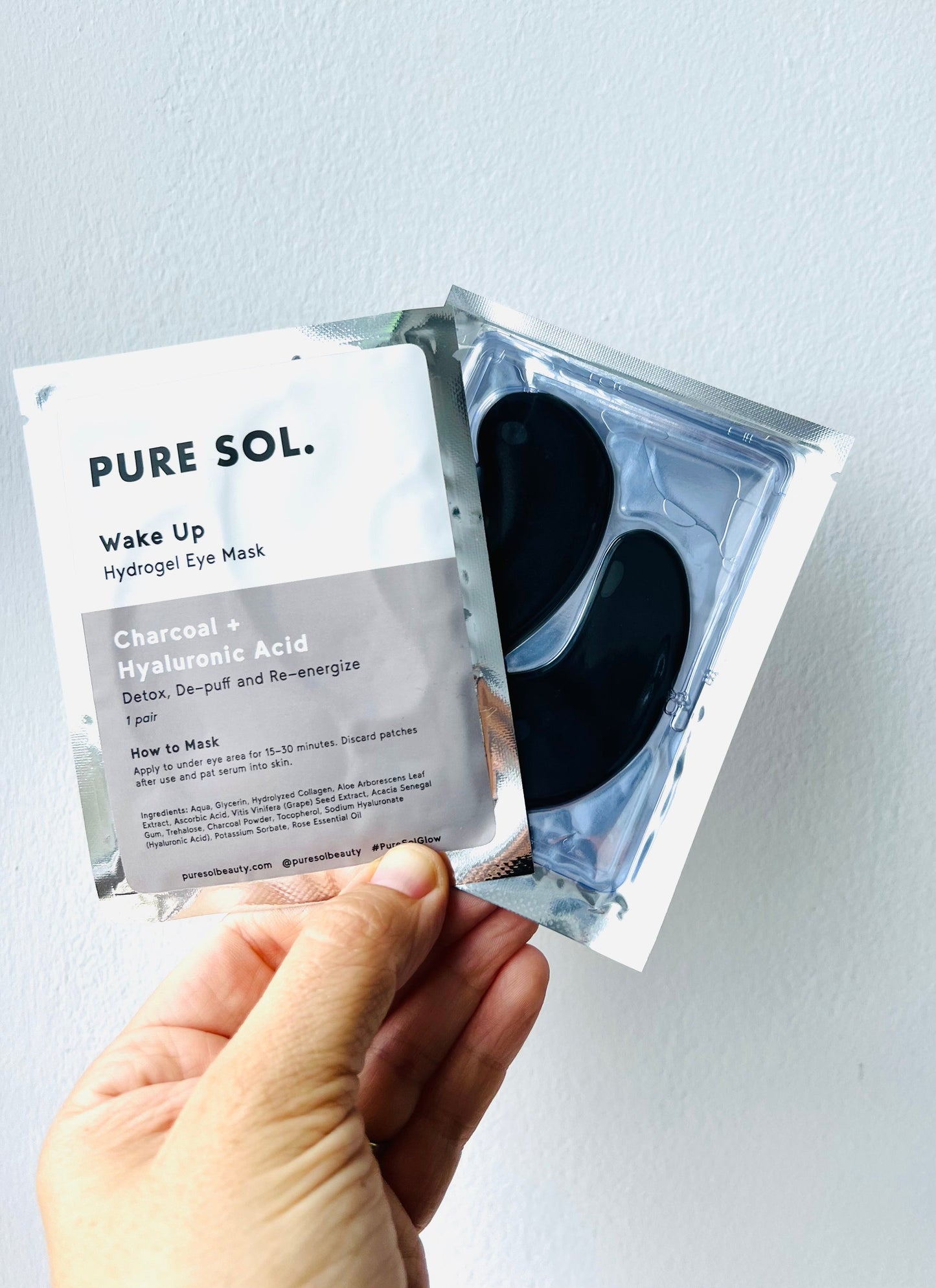 PURE SOL. Beauty Wake Up Charcoal Eye Mask - 6 Single Packs