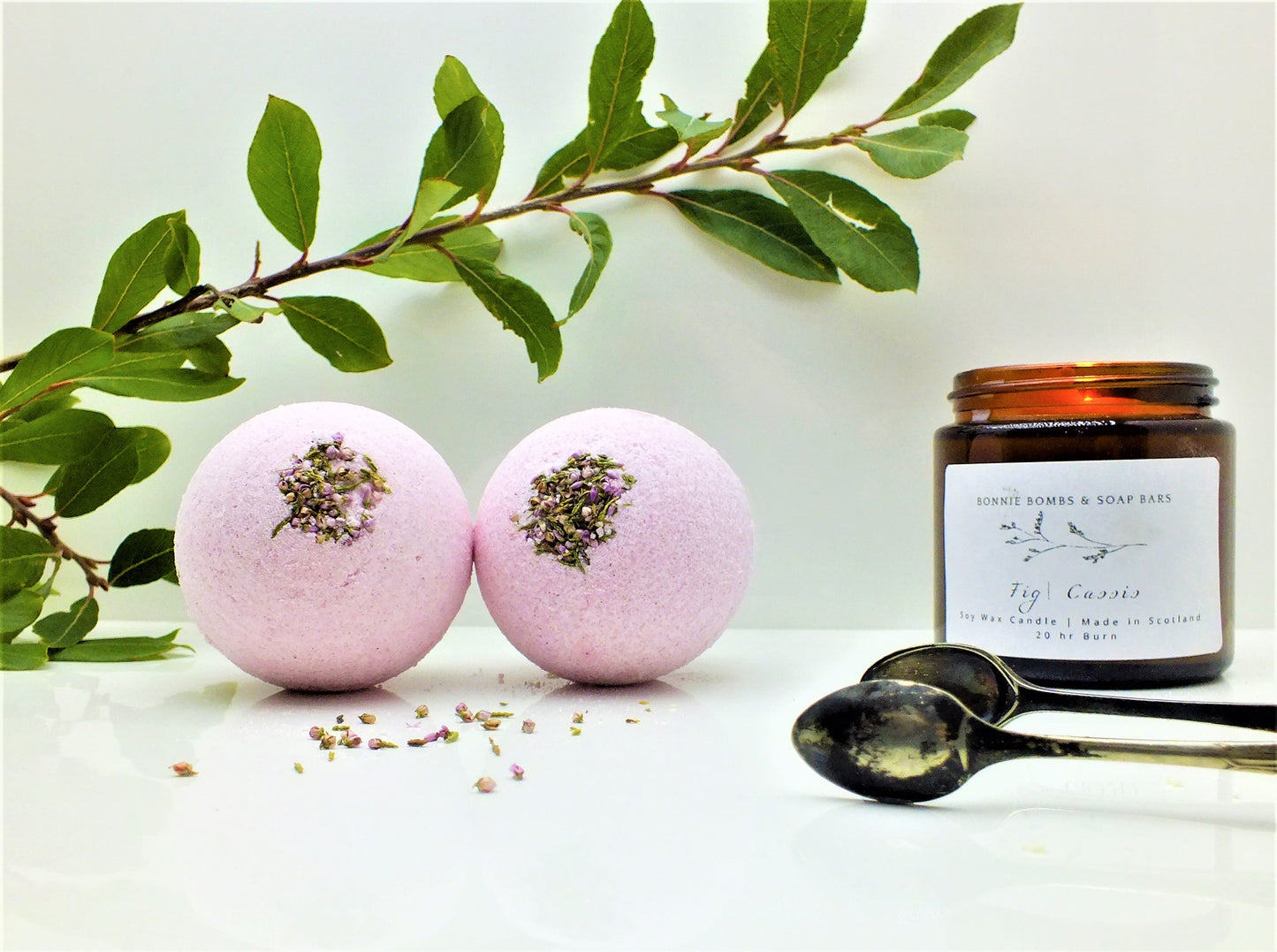 Beetroot & Heather flowers bath bomb