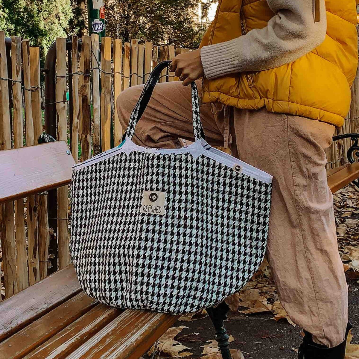 SOULMATE TWEED | Limitierte Edition Tasche in schwarz-weiß