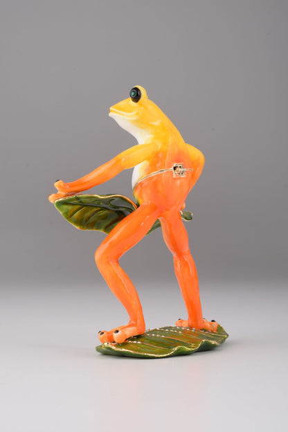 Frog Playing on Keyboards