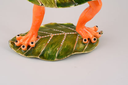 Frog Playing on Keyboards