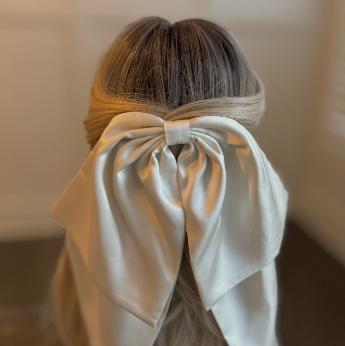 Mighty Bow Bride Hair Clip