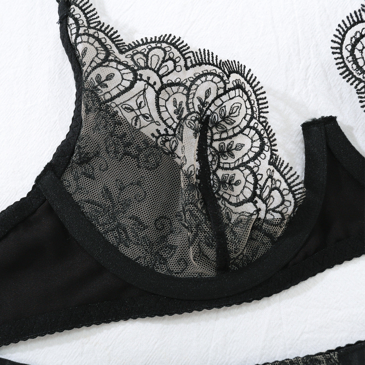 Popular Sexy Embroidery Lace Sexy Backless Bra Suit Four Piece Set
