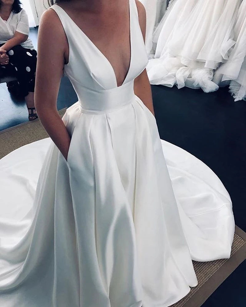 White Satin A Line Wedding Dress With Pockets Empire Waist Deep V-Neck Simple Long Bridal Gowns Customized Robe De Mariee