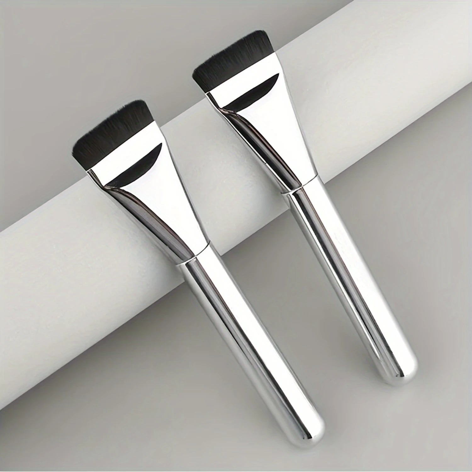 Multi-Use Foundation Brush - Nylon Bristle, Flawless Skin, Ergonomic Handle, Travel Friendly