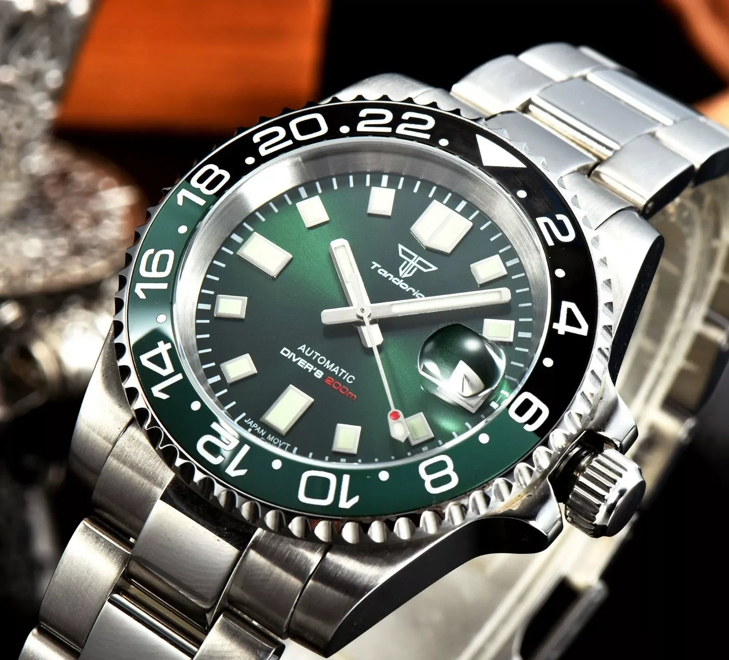 Custom 40mm Green Diver Men Watch 200m Waterproof Sapphire Crystal Glass Green Lume Dial C3 Lume Hands NH35A Automatic Watches