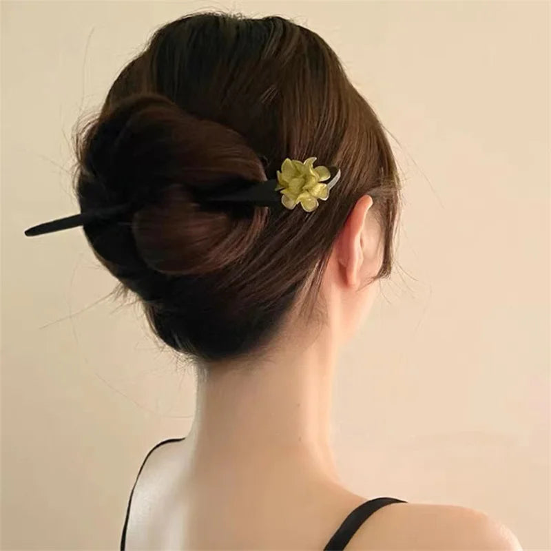 Vintage Chinese Style Wooden Flower Hair Sticks Pearl Hairpin Jewelry for Women Temperament Hair Accessories Wedding Styling Gif