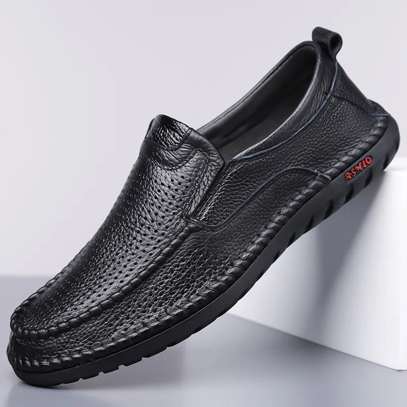 2025 Summer New Hallow Breathable Loafers for Men Fashion Casual Solid Color Driving Shoes Male Retro Light Leather Shoes Man