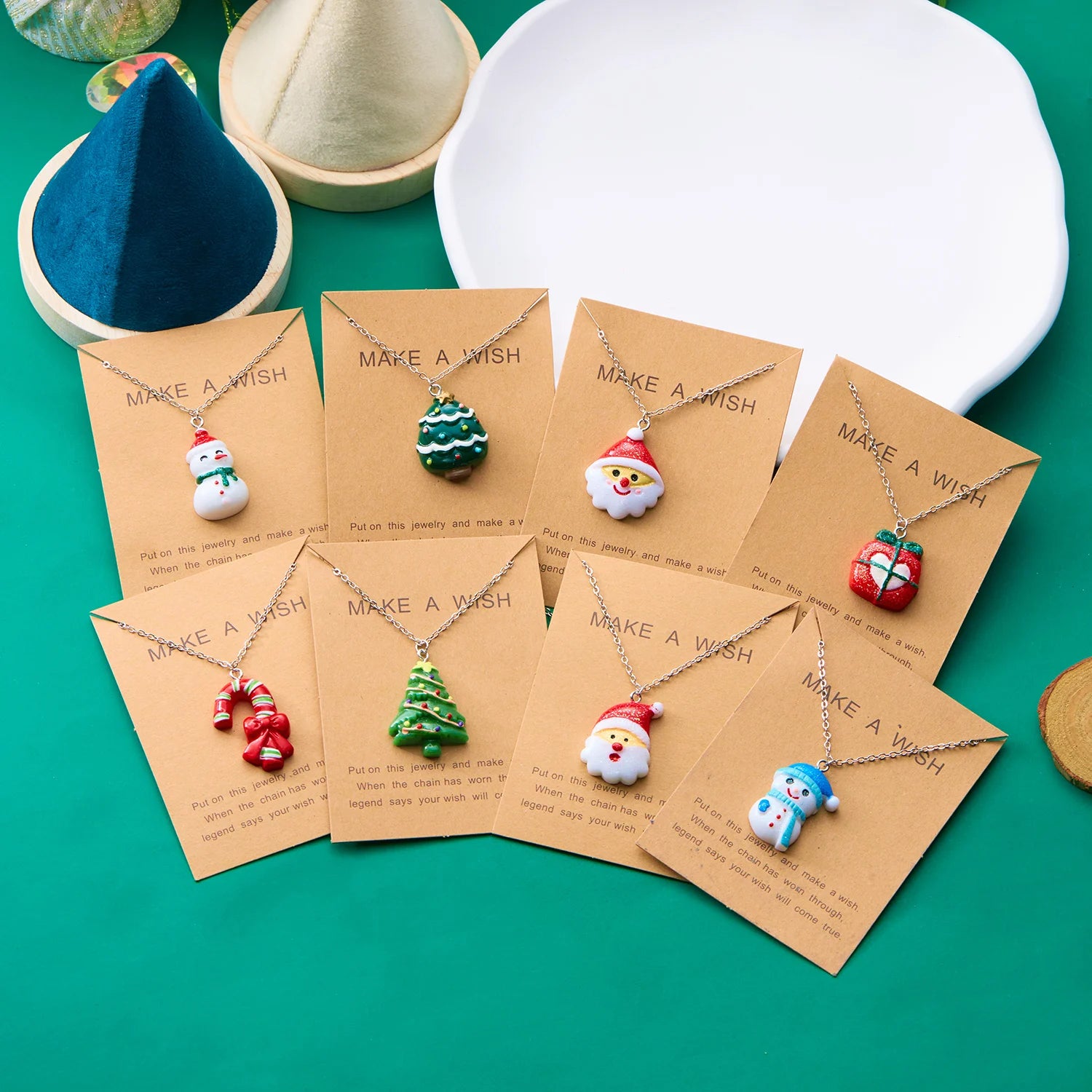 New Trendy Christmas Necklace for Women Girls Resin Cartoon Santa Claus Snowman Xmas Tree Pendant Clavicle Choker Party Gifts