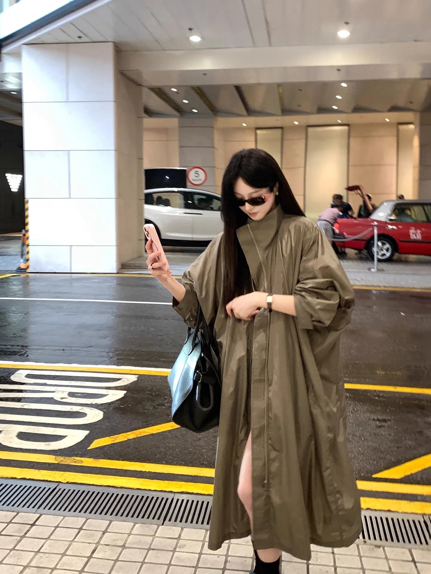 Lautaro Spring Autumn Long Waterproof Windproof Oversized Coat Women Stand Collar Zip Up Loose Casual Luxury Designer Clothes