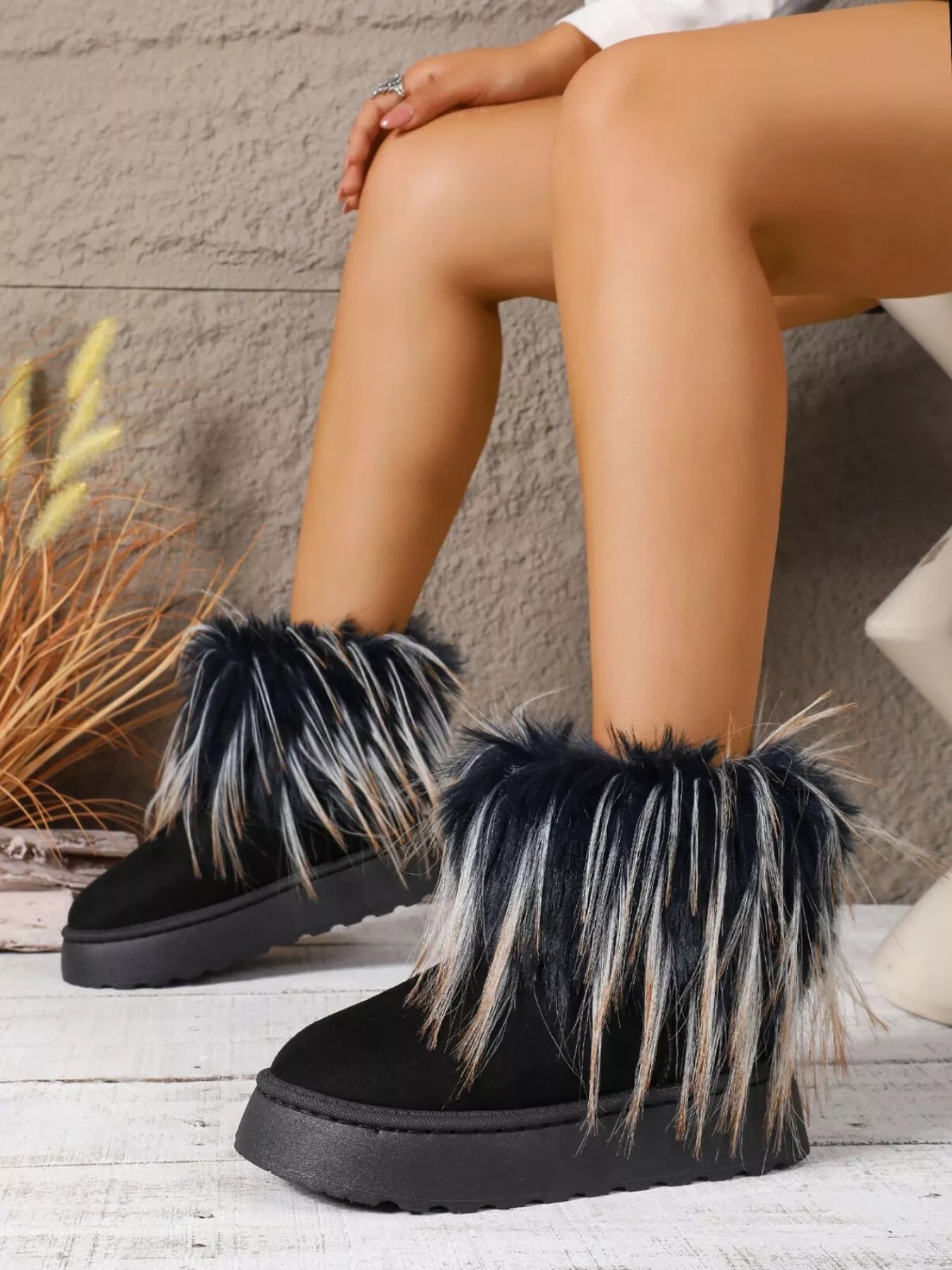 Stylish Round Toe : Platform Boots