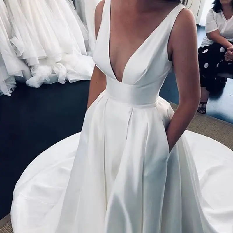 White Satin A Line Wedding Dress With Pockets Empire Waist Deep V-Neck Simple Long Bridal Gowns Customized Robe De Mariee